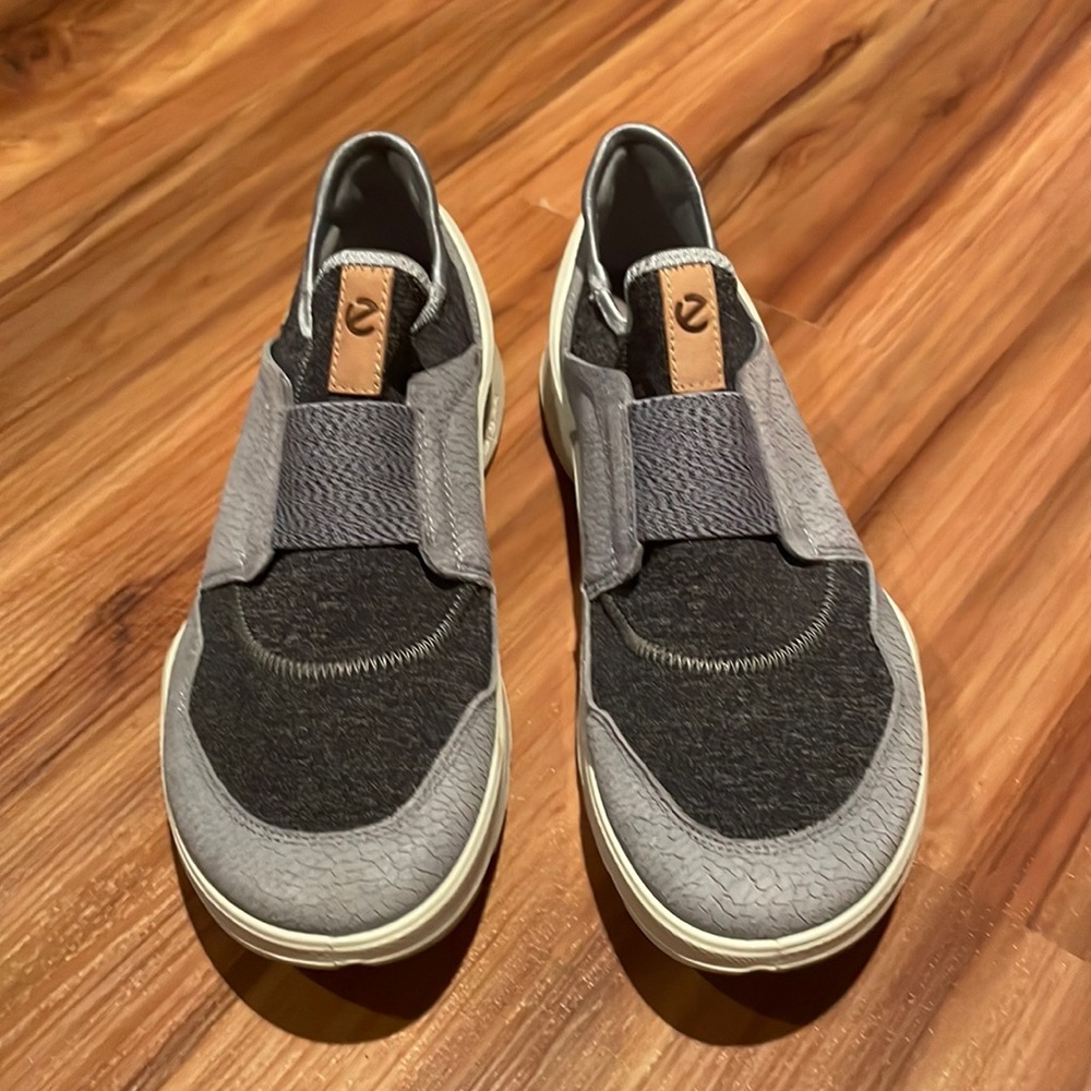 Ecco slip on sneakers